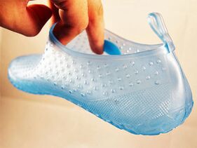 Individualne cipele za javna mjesta za sprječavanje pojave plantarnih bradavica